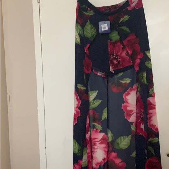 Sexy beach or summer wear - Picture 2 of 2